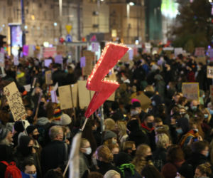 Protest kobiet w centrum Warszawy