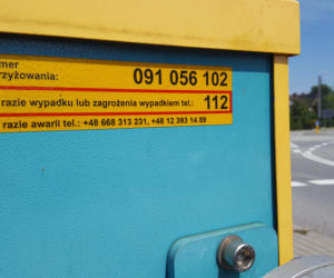 Akcja Bezpieczny piątek na przejeździe kolejowym w Sterkowcu