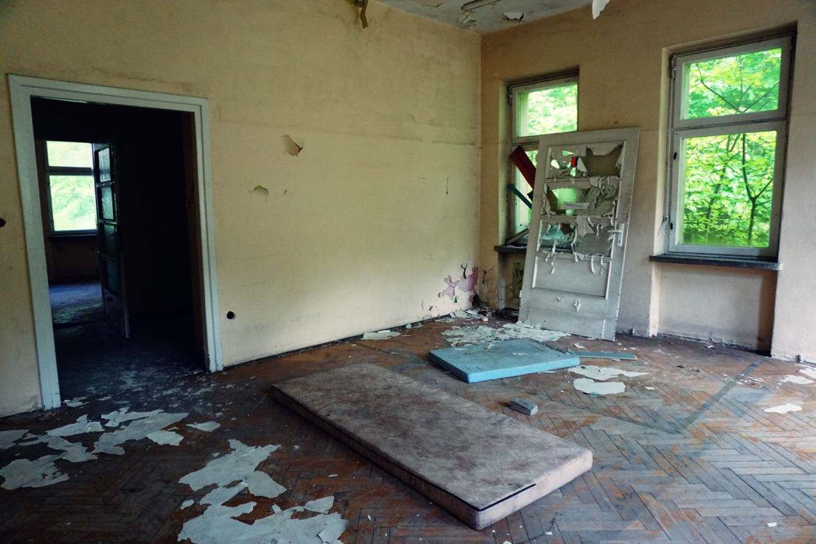 Opuszczony szpital rehabilitacyjny dla dzieci w Wielkopolsce [GALERIA]