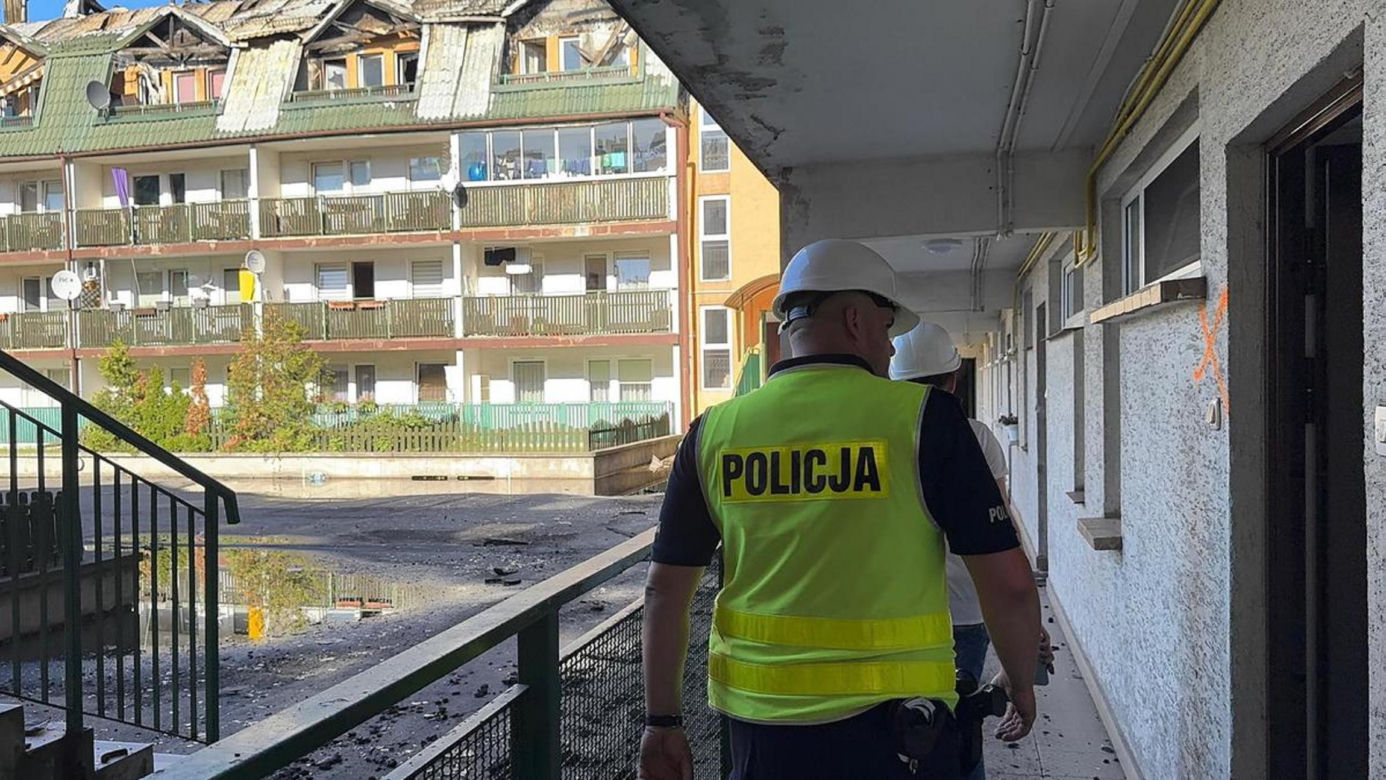 Tak wygląda w środku spalony blok w Ząbkach. Policja pokazała wszystko