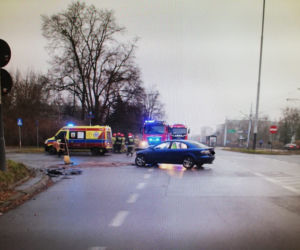 ŁÓDŹ: Wypadek Zgierska/Kaniaziewicza: 23-letni sprawca porzucił auto z rannym kolegą! W drugim aucie poszkodowana KOBIETA Z DZIECKIEM