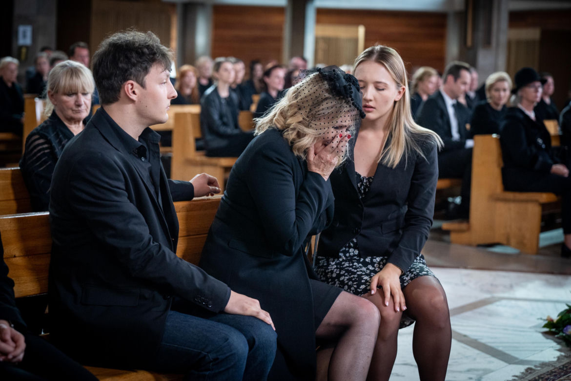 Zdrada odcinek 3. Beata Karolczak (Grażyna Szapołowska)