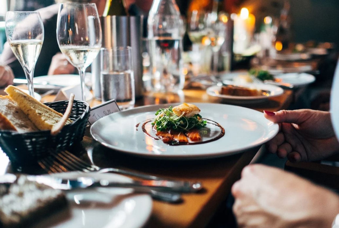 Otwarcie restauracji i ogródków gastronomicznych. Jakie zasady obowiązują?