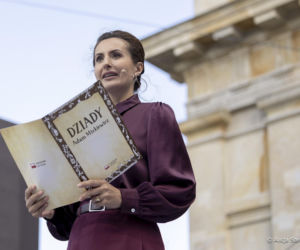Narodowe czytanie z Karolem i Martą Nawrockimi
