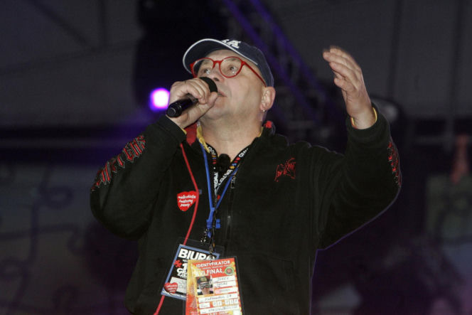 Od witraży i „uwalniania słoni” do Wielkiej Orkiestry Świątecznej Pomocy. Nieoczywiste oblicza Jurka Owsiaka