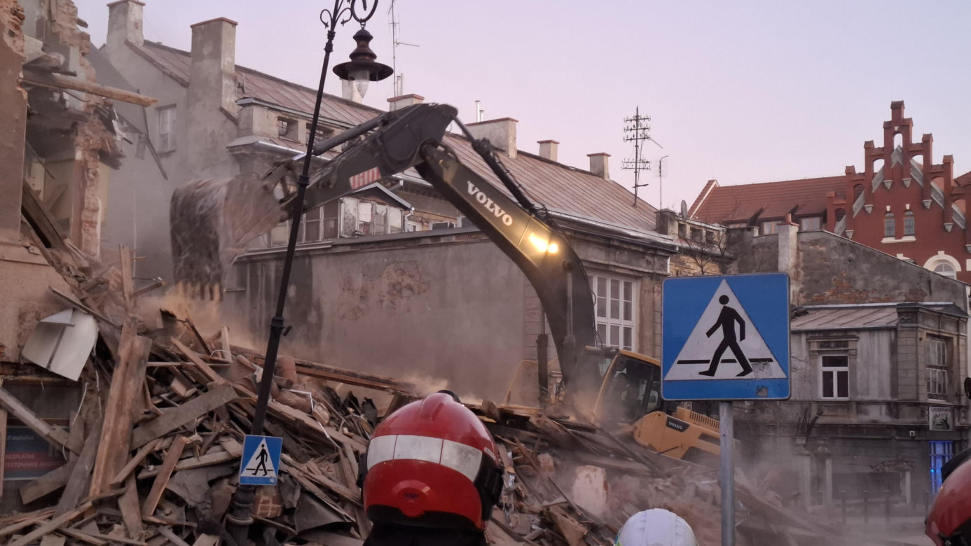 Rozbiórka ścian kamienicy przy ul. Bernardyńskiej w Lublinie