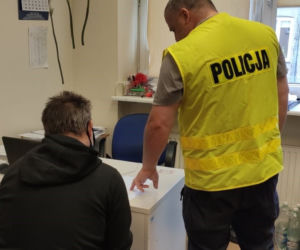 Łódź: Próbowali włamać się do zakładów bukmacherskich na Bałutach. Nakryła ich policja!