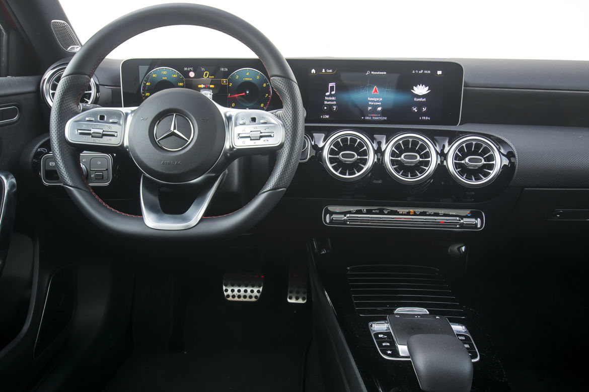 Mercedes-Benz A200 AMG Line