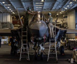 USS Abraham Lincoln na Morzu Arabskim. Tyrania dystansu jako granica amerykańskiej projekcji siły