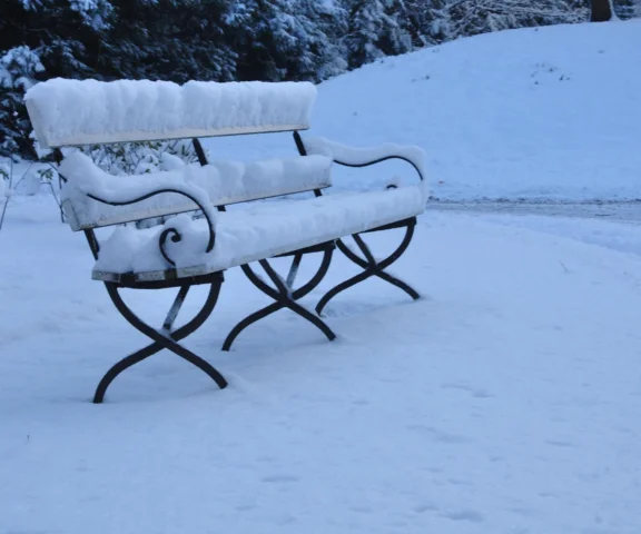 Mężczyzna leżał twarzą w śniegu. Jego życie było zagrożone