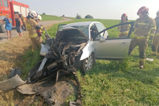 Śmiertelny wypadek pod Łomżą. Nie żyje kierowca citroëna