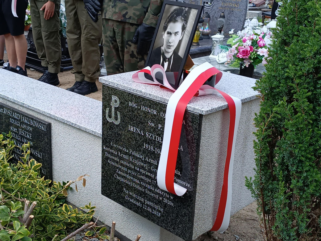 Odsłonięcie tablicy pamięci Ireny Szydłowskiej