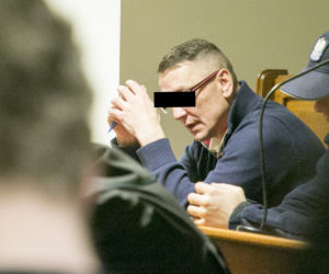 Doprowadzili Dariusza K na proces dilera gwiazd