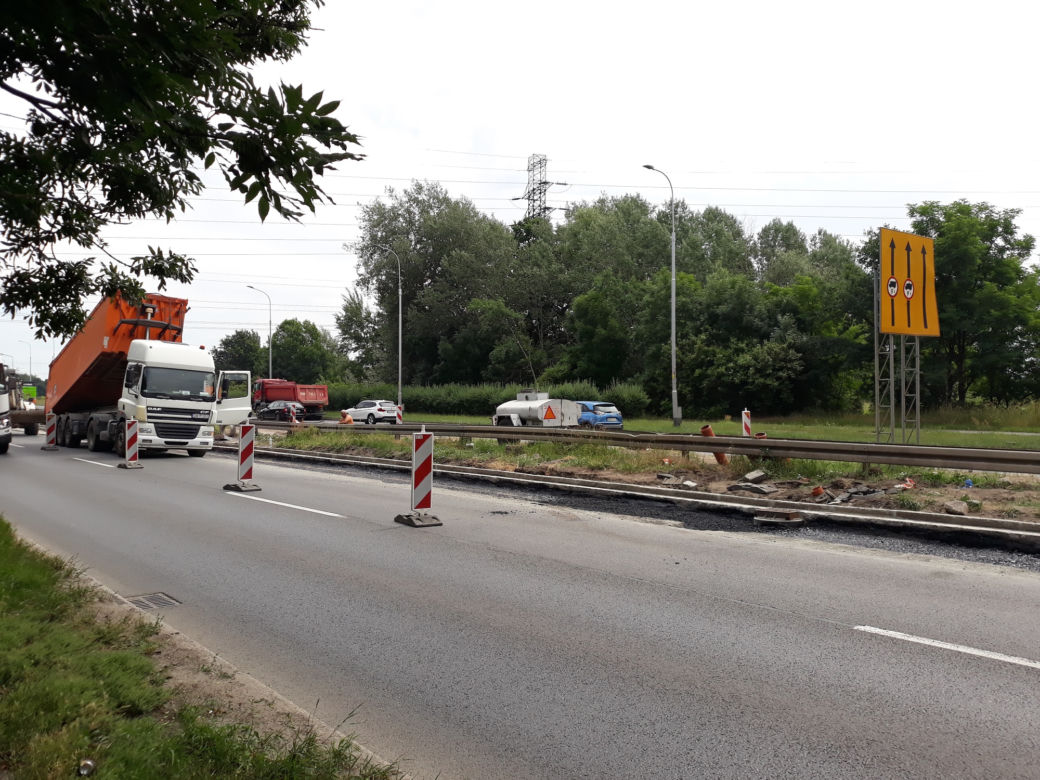 Na ul. Krzywoustego we Wrocławiu powstaje nowy buspas