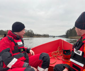 Auto warte fortunę wpadło do rzeki. Akcja ratunkowa trwała dwa dni!