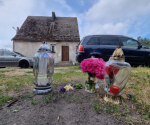 Nowe Ślepce: W tym miejscu doszło do strasznej tragedii. 60-latka zginęła pod kołami samochodu