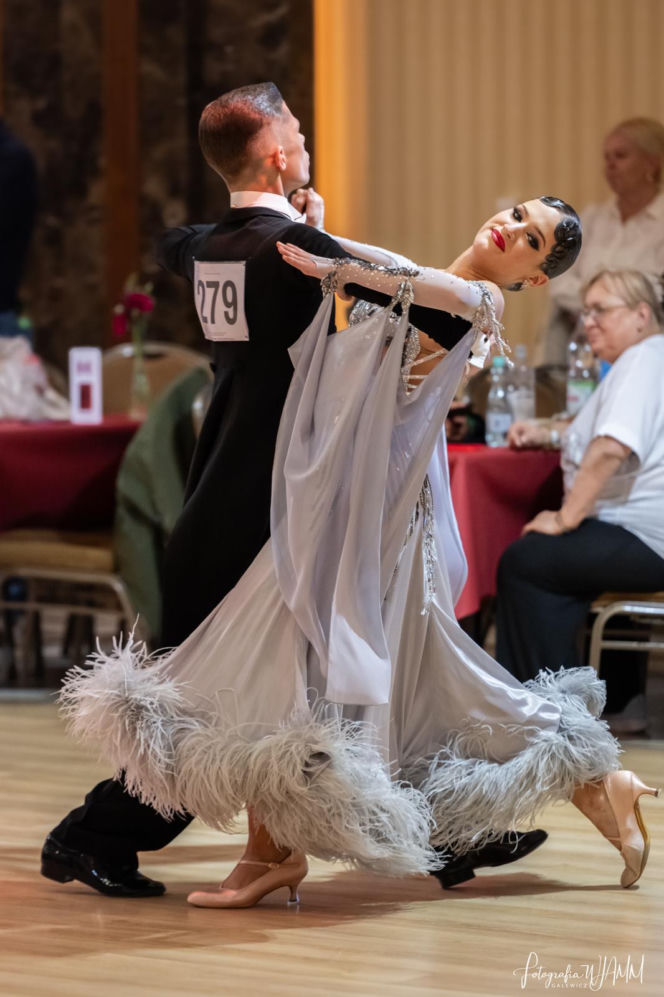 Piotr Niżniowski i Maja Motyl