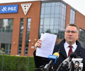 Konferencja prasowa przed Fabryką Broni ŁUCZNIK