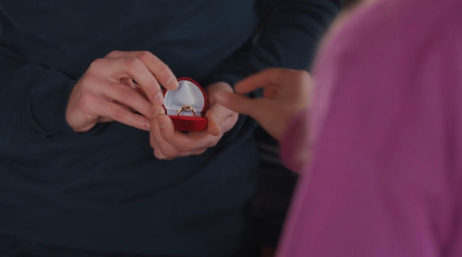 M jak miłość odc. 1927. Adam Karski (Patryk Szwichtenberg), Hania (Wiktoria Basik)