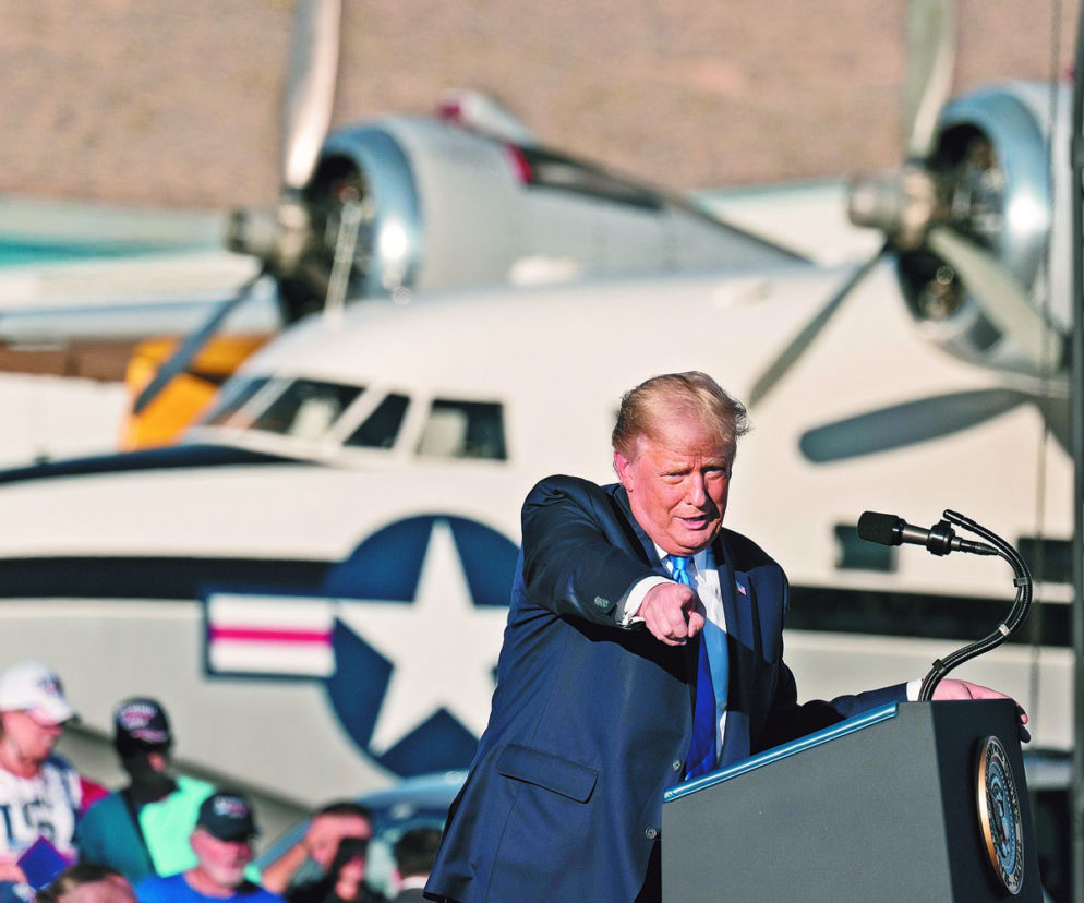 Trump straszy ekspertami i konkurentem