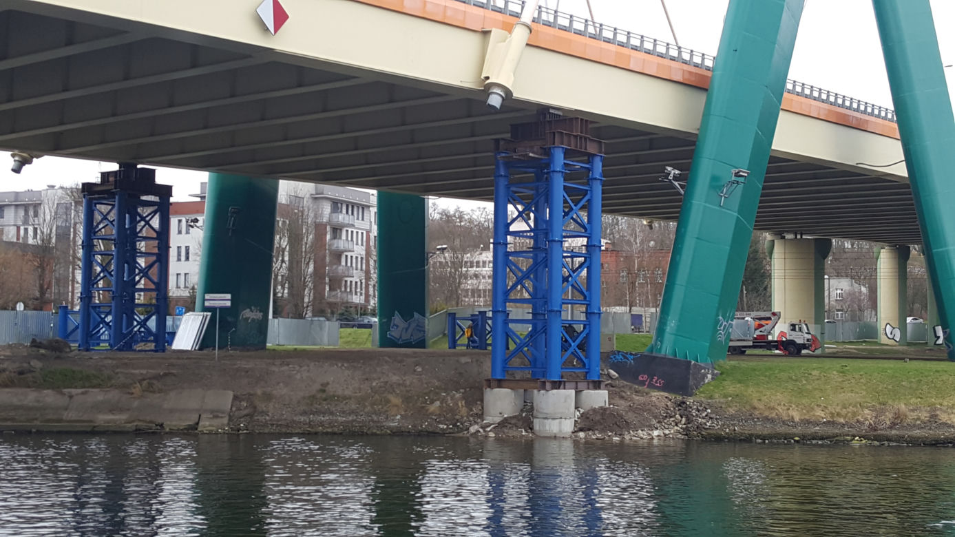 Zamknięty Most Uniwersytecki w Bydgoszczy. Co tam się teraz dzieje?