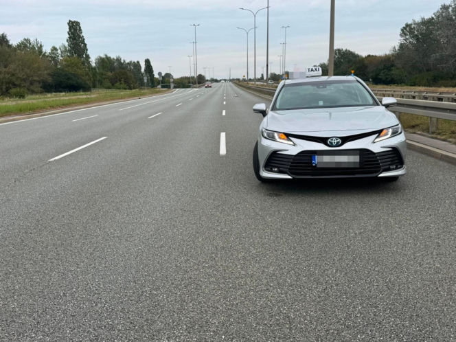 Zobaczyli pijaka za kółkiem. Obywatelskie zatrzymanie na trasie