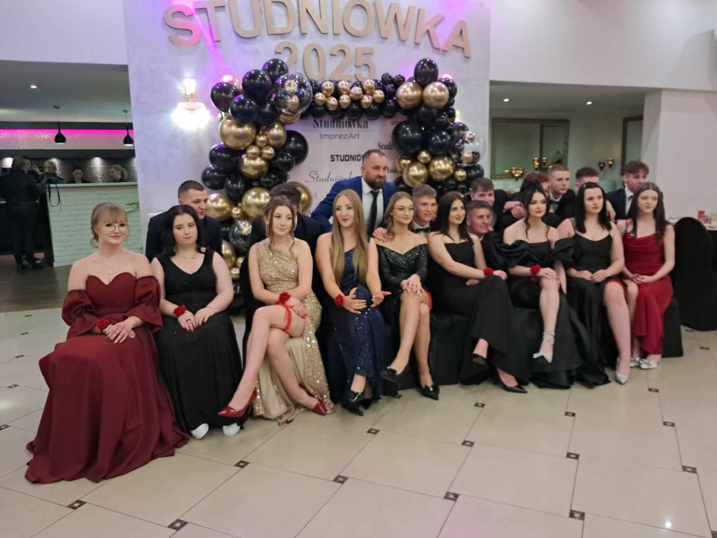 Studniówki 2025. Tak bawili się maturzyści ZDZ w Starachowicach