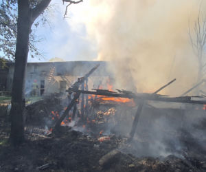 Gigantyczny pożar domu w Grudziądzu! Na miejscu 13 zastępów straży pożarnej [ZDJĘCIA]