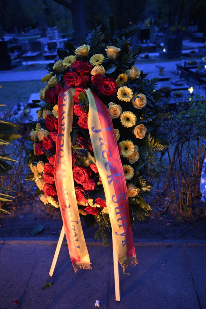 Tak wygląda grób Jacka Magiery po pogrzebie