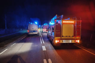 Śmiertelny wypadek na DK73 w Brniu: Nie żyje potrącony 35-latek