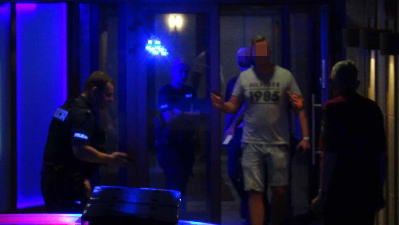 Atak nożownika na Woli. Ranny przebiegł kilkaset metrów i padł na ziemię. Zatrzymali jedną osobę, trwa akcja policji