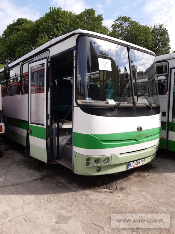 Autobus pasażerski AUTOSAN H-10.10 (44 miejsca siedzące). 8000 zł.