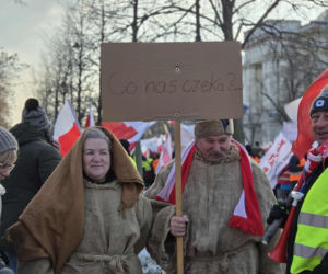 Drogi obstawione radiowozami, policjanci na ulicach. Co się dzieje w Warszawie?!