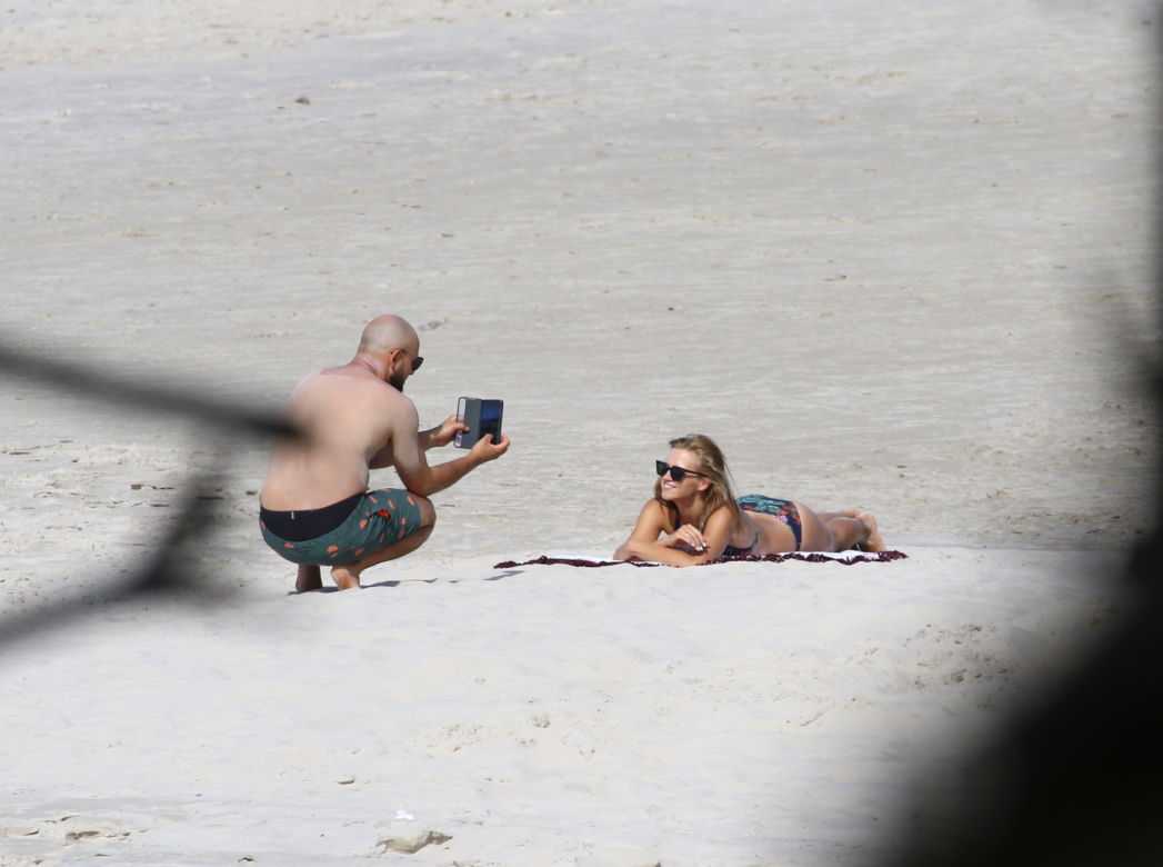 Agnieszka Kaczorowska: Bożenk z klanu baraszkuje na plaży