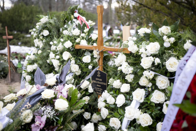 Tak teraz wygląda grób Edwarda Linde-Lubaszenki