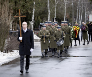 Tak wygląda teraz grób Edwarda Linde-Lubaszenko