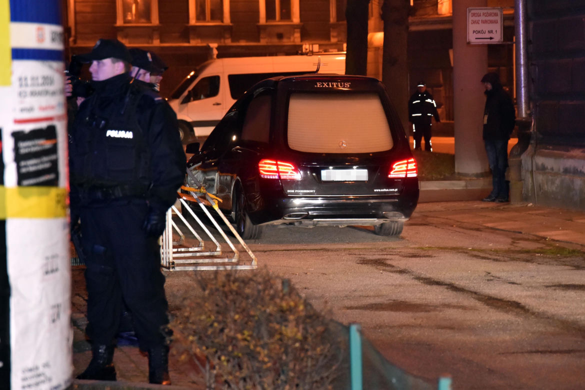 Ekshumacja prezydenta Lecha Kaczyńskiego i Marii Kaczyńskiej  na Wawelu