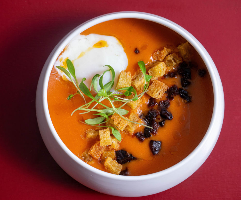 Zupa krem z czerwonych warzyw – aromatyczna, odżywcza i pełna koloru