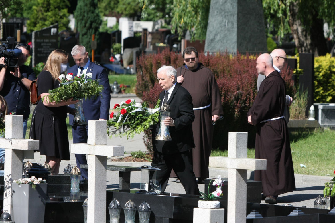 Modlitwa prezesa pod bronią