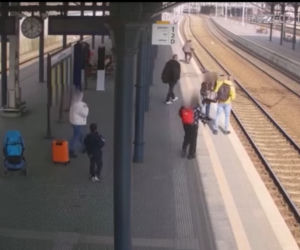 Groza na gdańskim dworcu! Spadł na torowisko, mógł skończyć tragicznie. Jest nagranie