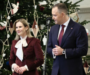 Marta Nawrocka w czerwieni