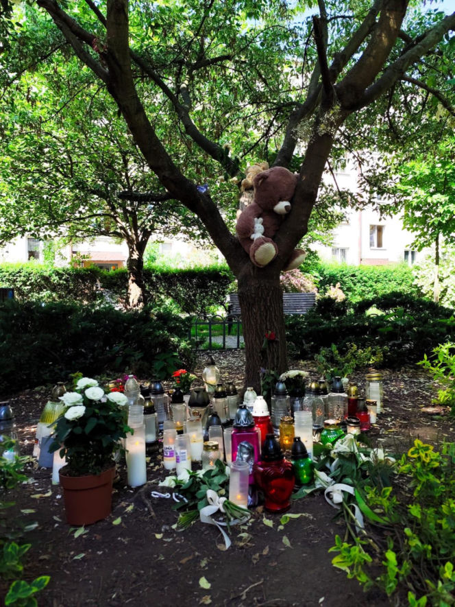 12-latka nie żyje. Poruszający widok na skwerze przed szkołą, do której chodziła Ela
