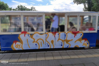 Zdewastowali dumę Poznania! Kultowy wagonik Maltanki oszpecony graffiti