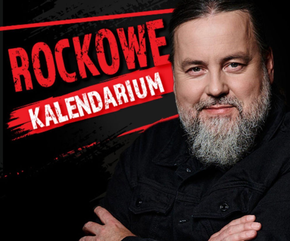 Uśmiechnięty Jaro Sobierajewicz obok logo Rockowe Kalendarium. O historii muzyki przeczytasz na Mediateka.