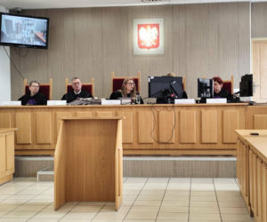 Zatopił samochód z ukochaną w środku. Wcześniej ukradł jej kartę, którą zapłacił za znicz