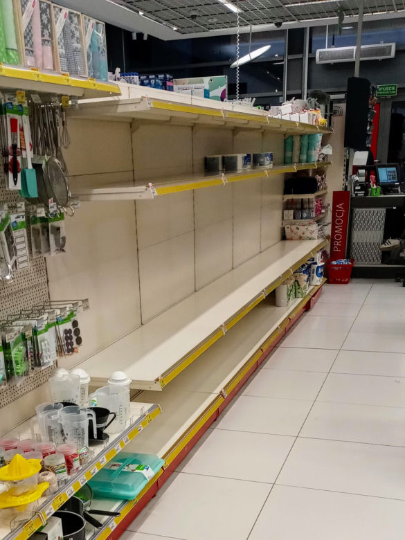 Oblężenie w szczecińskich sklepach z powodu koronawirusa