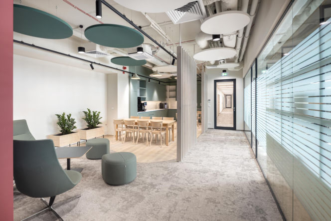 Biuro przy centrum dystrybucyjnym Auchan w Wilczej Górze