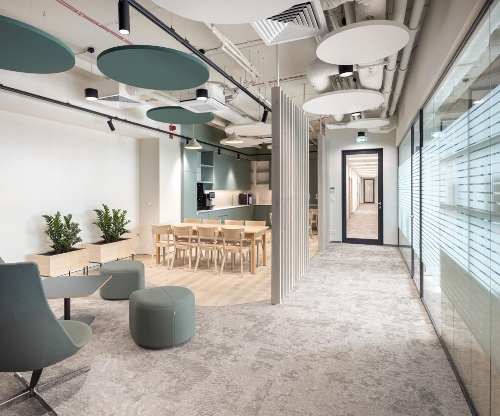 Biuro przy centrum dystrybucyjnym Auchan w Wilczej Górze