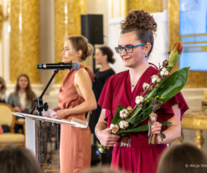 Marta Nawrocka na finale konkursu Człowiek bez barier