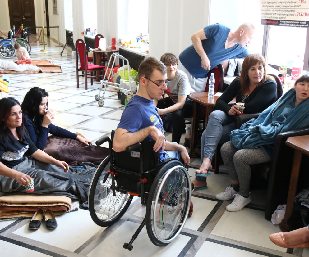 Posłowie PiS atakują niepełnosprawnych